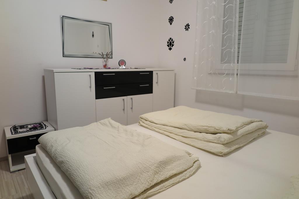 Apartment Omerovic Novaglia Esterno foto