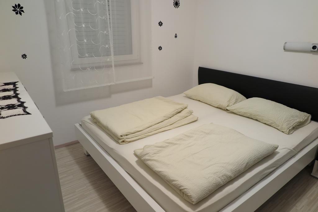 Apartment Omerovic Novaglia Esterno foto