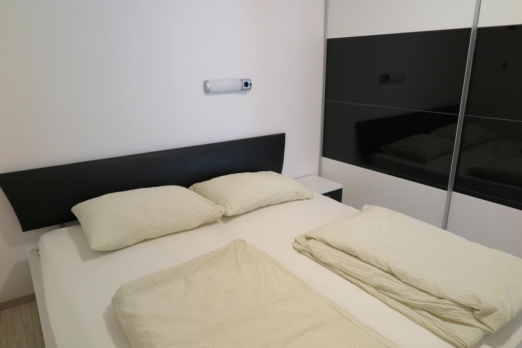 Apartment Omerovic Novaglia Esterno foto